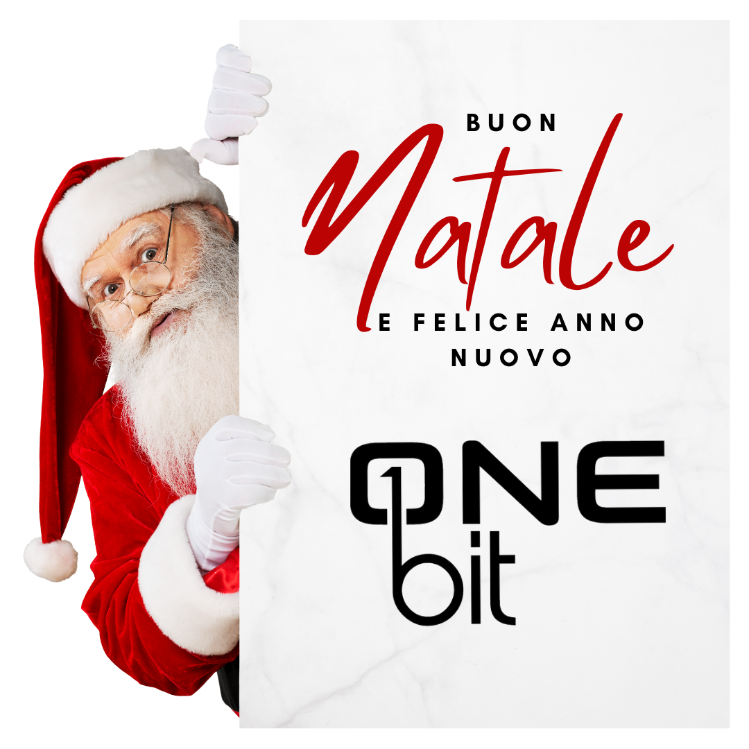 Babbo Natale con occhiali che tiene un cartello con auguri di Natale e logo One Bit.